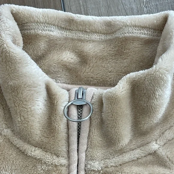 Hollister Women’s Tan Fleece Sweater Size Large - Picture 9 of 12